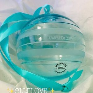 Authentic New Tiffany & Co Crystal Glass Etched Round Ornament Christmas 2019